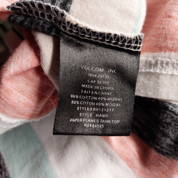 VOLCOM Crop Top size 12 - Picture 7 of 7